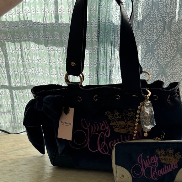 Juicy Couture dark navy Blue and Pink Shoulder Bag Set - Picture 4 of 8